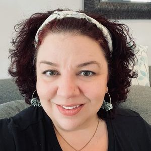 Meet your Posher, Laurie